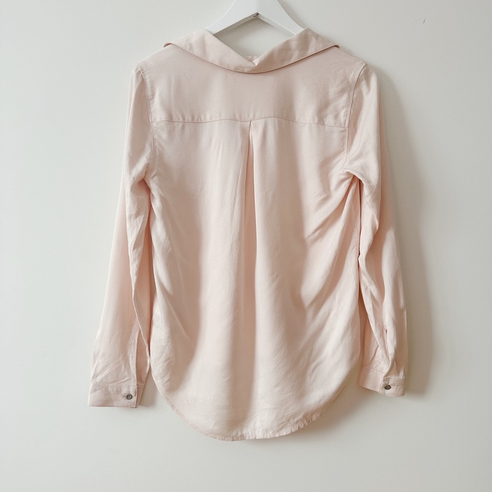 ⛱️ 2/20$ Calvin Klein button up size medium 100% viscose in light pink colour. - Picture 4 of 8